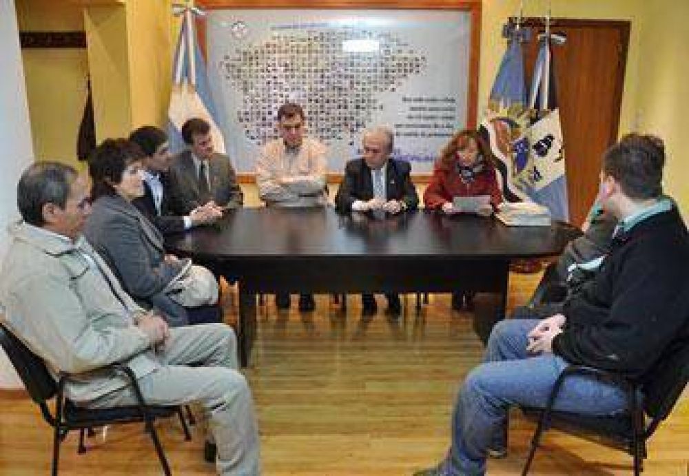 Entregan t�tulos de propiedad