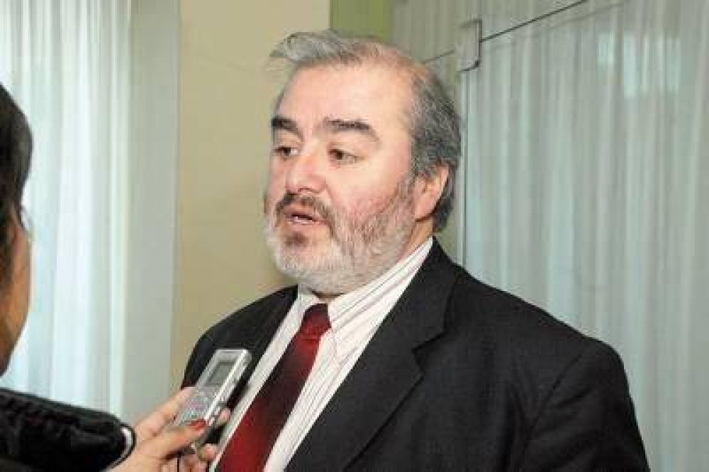 Buzzi entreg� aporte para fortalecer las investigaciones vinculadas al mar