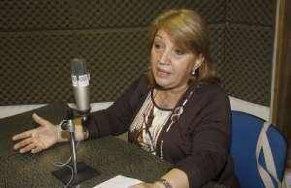 Ana Mar�a no descarta dar marcha atr�s en el aumento a funcionarios