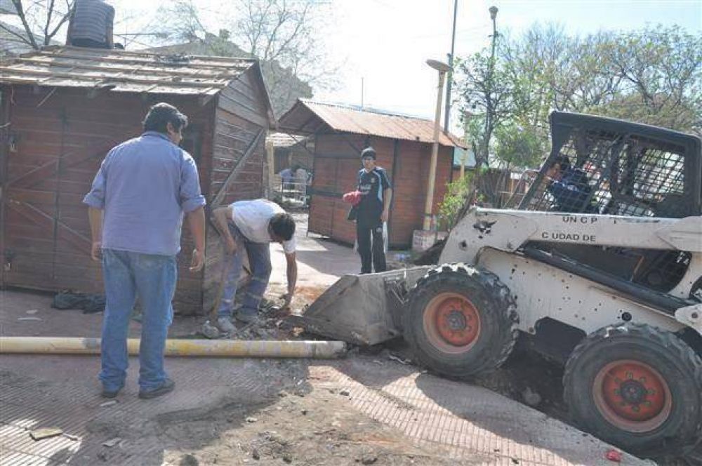 Comenz� el traslado de los artesanos a la avenida Illia
