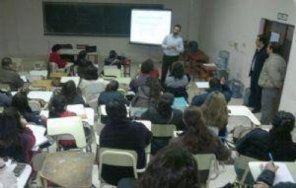 Destacan tratamiento de la cuenca Sal�-Dulce en un curso de la UNSE