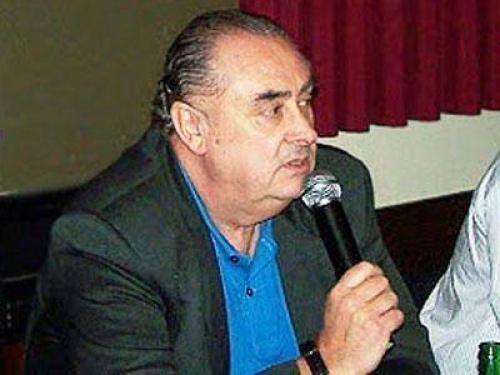 Lanus: Para Torlaschi, Gobierno y oposici�n se reunieron �de espaldas a la gente�