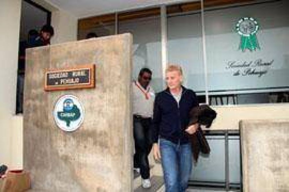 La Sociedad Rural de Pehuaj� se reuni� ayer con el diputado Francisco De Narv�ez