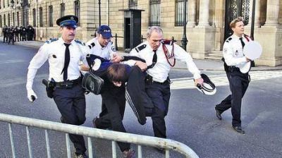 Tensi�n en Francia por una protesta contra EE.UU.