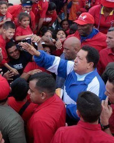 Entre l�grimas, Ch�vez vuelve a pedir por su vida e irrita a Capriles