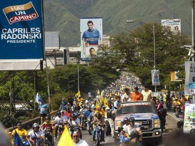 Capriles critic� a Ch�vez por llorar en p�blico