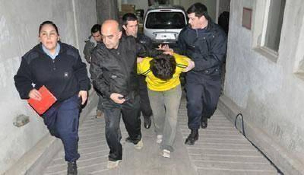Un desquiciado tomo de rehenes a los bebes de un cl�nica en Comodoro