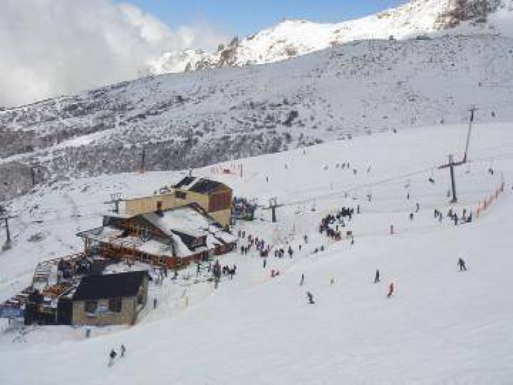 La nieve volvi� a cubrir el cerro Catedral