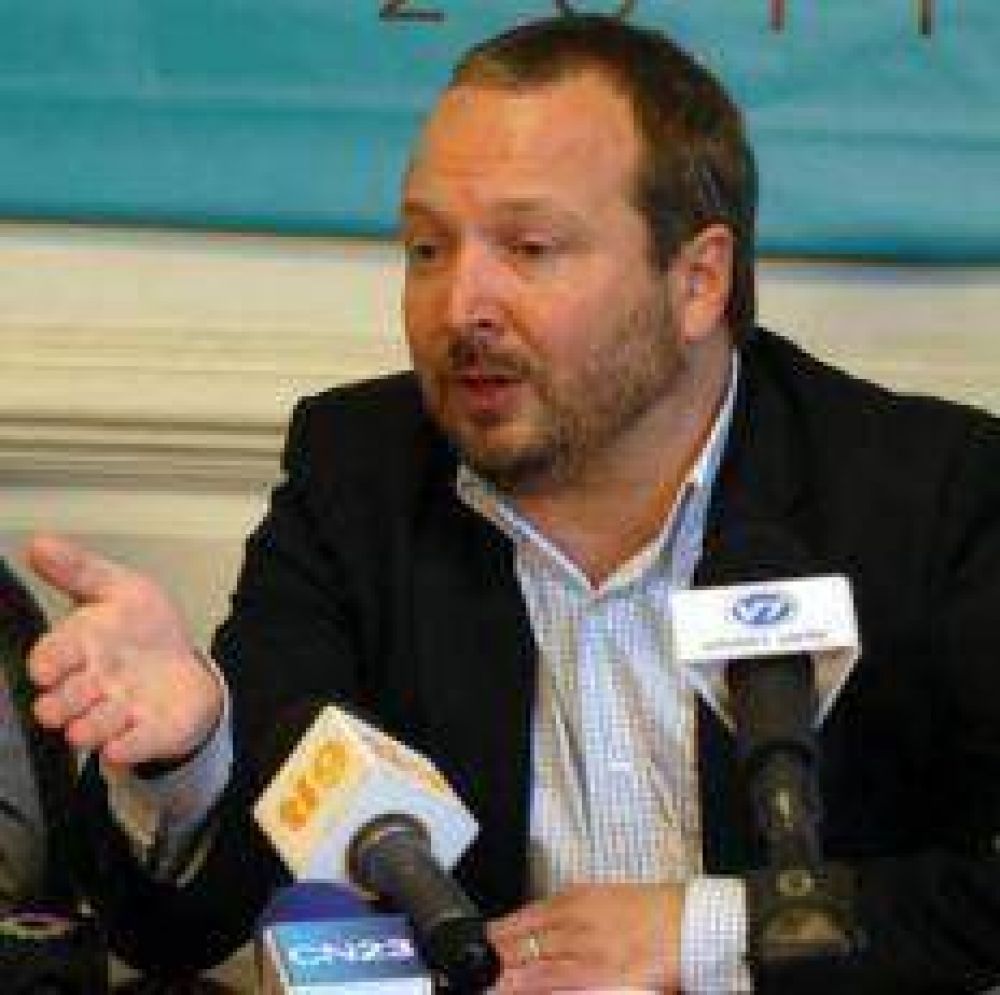 Sabbatella: "La aplicaci�n de la ley de medios es un desaf�o inmenso"