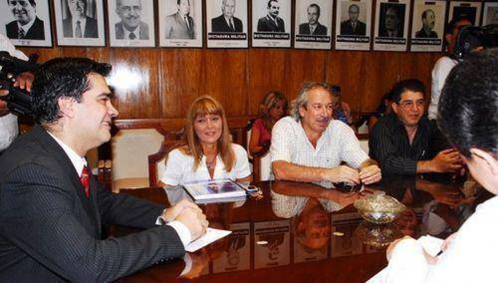 Capitanich y los gremios docentes vuelven al di�logo.
