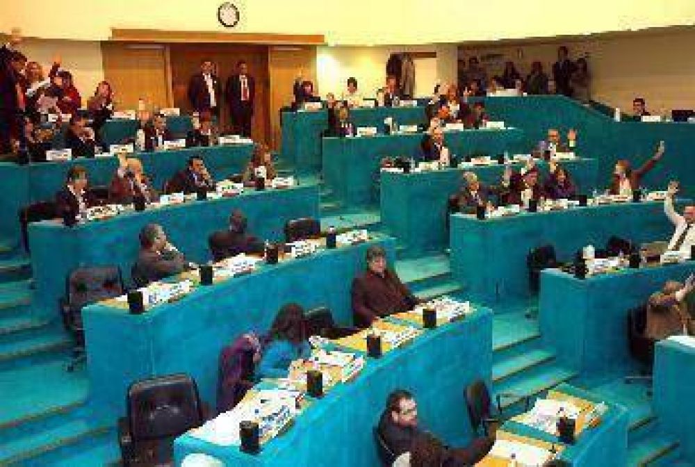 El FpV mide en la Legislatura el impacto de la crisis