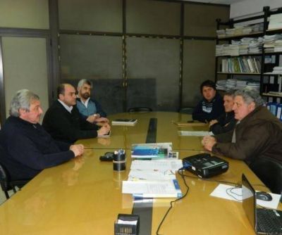 Obras Sanitarias coordin� acciones de trabajo con delegado de bat�n y vecinos