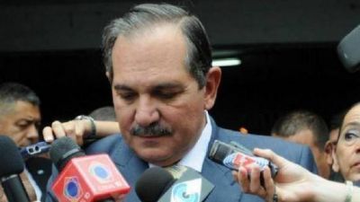  "Hay que trabajar duro, no hablar de la reforma constitucional"