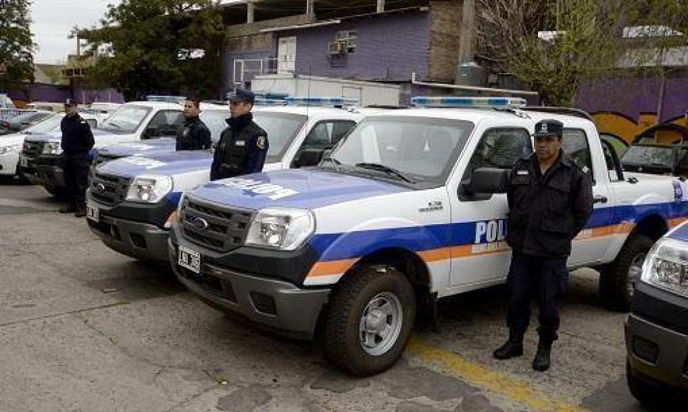 Lan�s: suman cinco nuevos veh�culos policiales para patrullaje