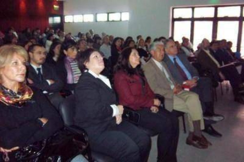 Docentes ayudan a elegir carrera del nivel superior