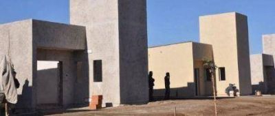 El gobierno entregar� hoy 58 viviendas de clase media