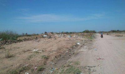 Vecinos del B� 25 de Mayo reclaman por terrible basural