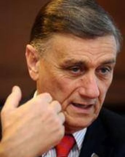 Con perfil presidencial