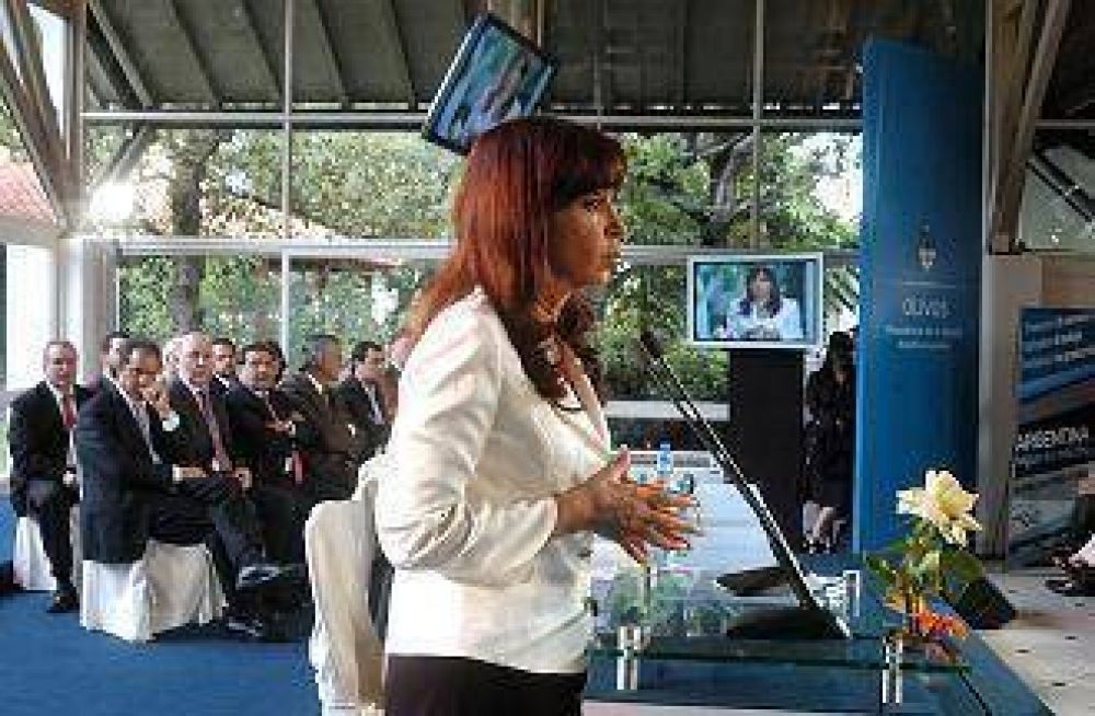 Insfr�n acompa�� a la presidenta en lanzamiento del plan de cr�ditos para refaccionar viviendas.