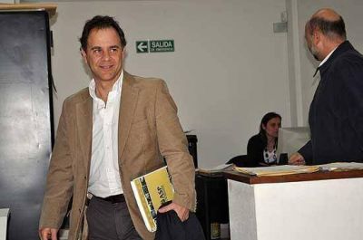 ASP mostr� un certificado de aptitud pero pedir�n un informe ambiental