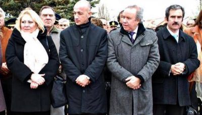 Peralta dijo que Santa Cruz no pone topes a los salarios ni transfiere la Caja de Previsi�n Social
