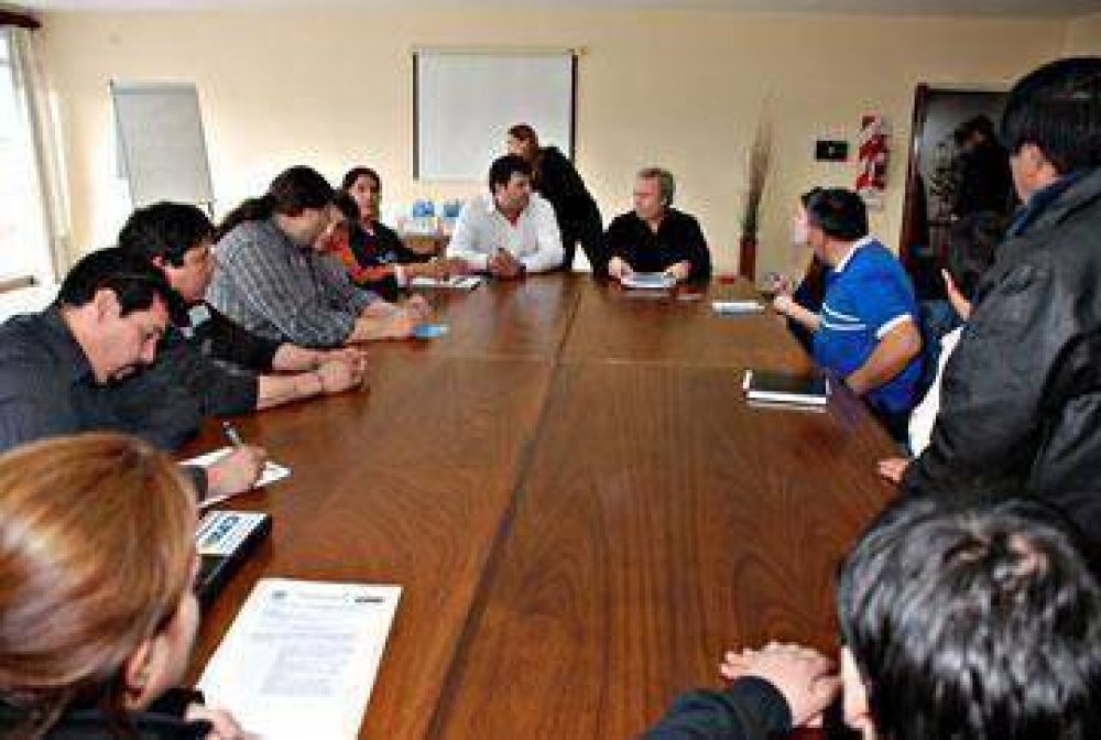 Garz�n y ATE se reunieron con el gobernador