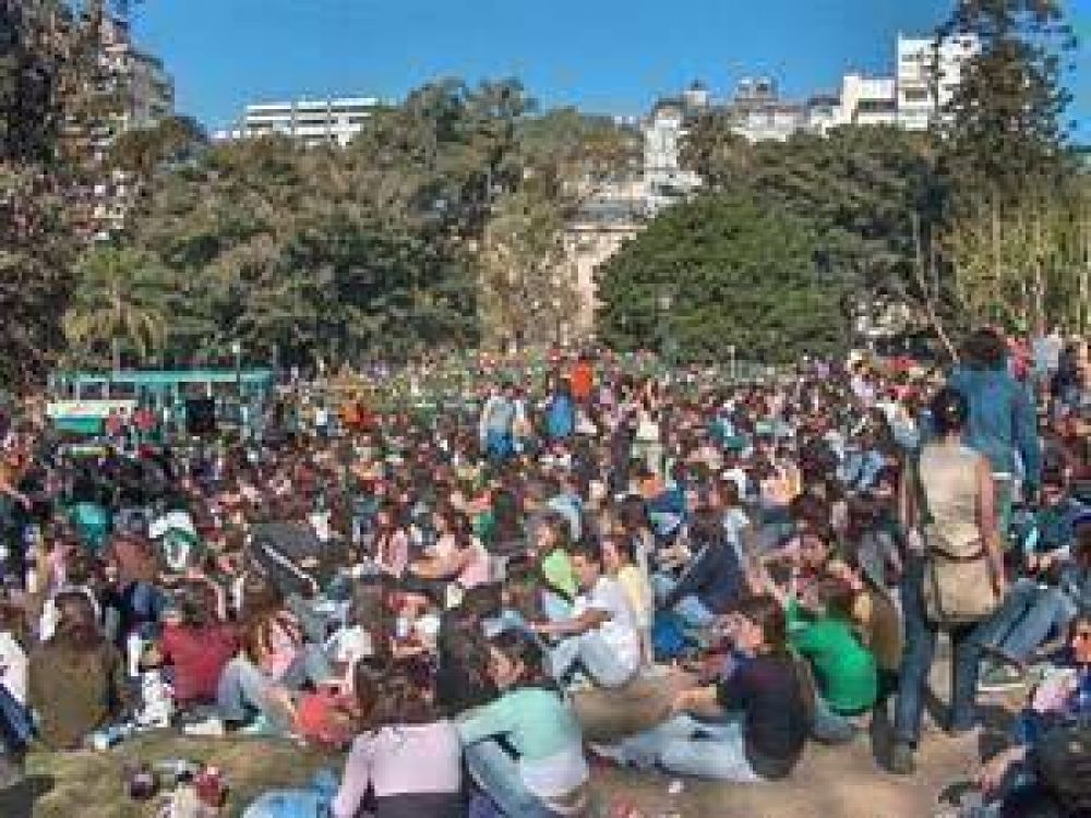 Se acerca la gran fiesta del D�a de la Primavera 2012: este viernes en el predio del Balneario Municipal