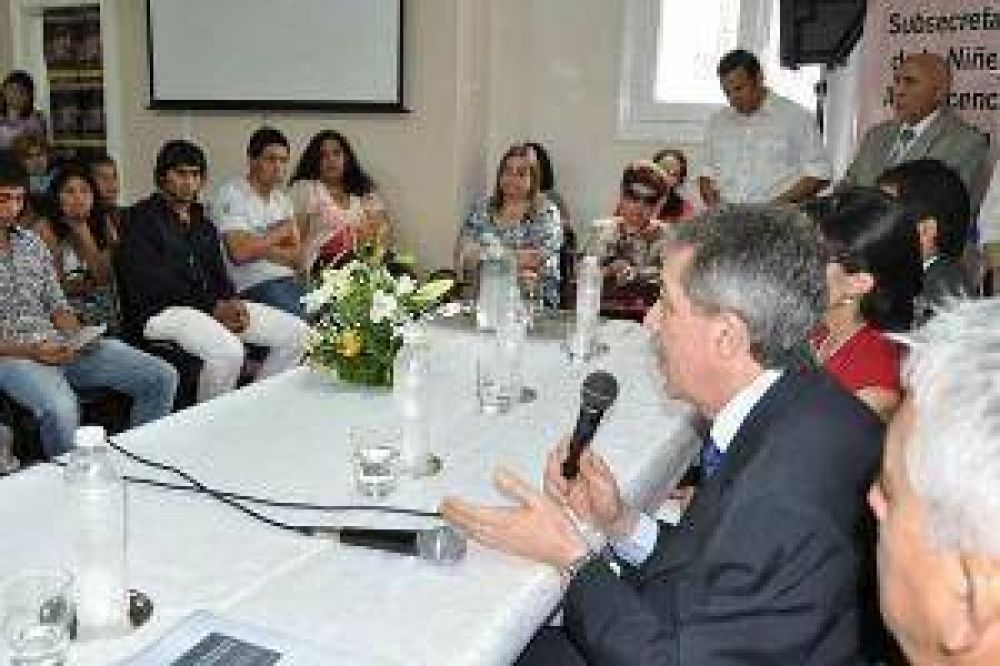 El Gobierno entreg� subsidios del proyecto "Zona Protegida"