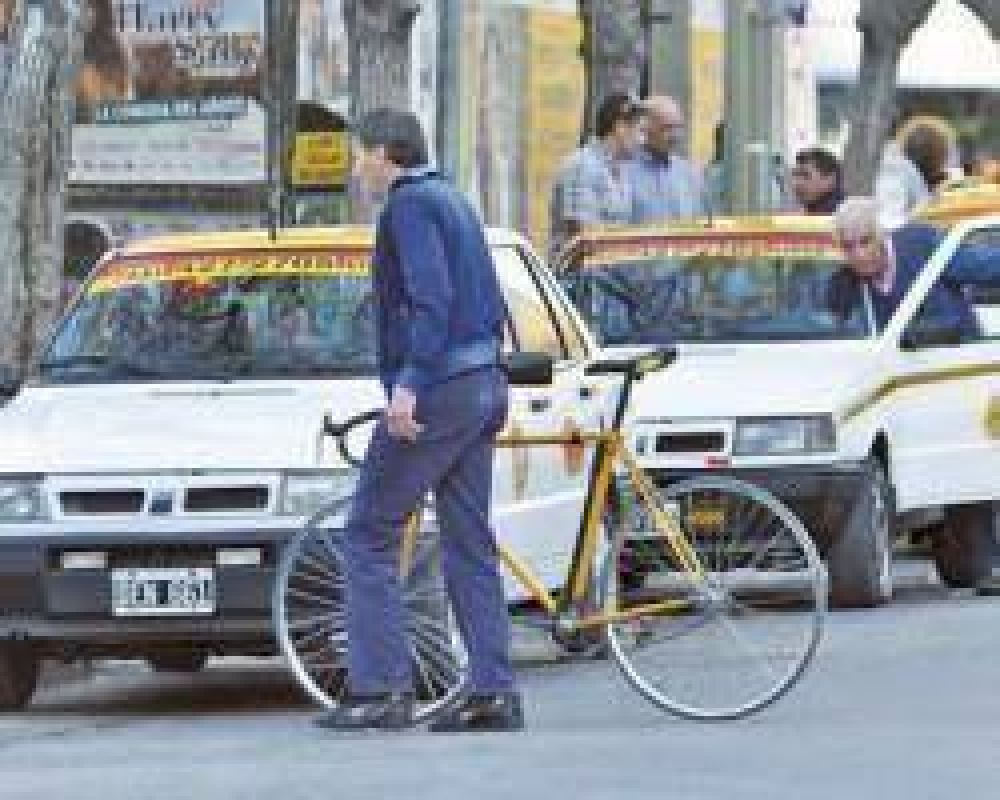 M�viles ilegales: hay s�lo 2 inspectores para m�s de 1.000