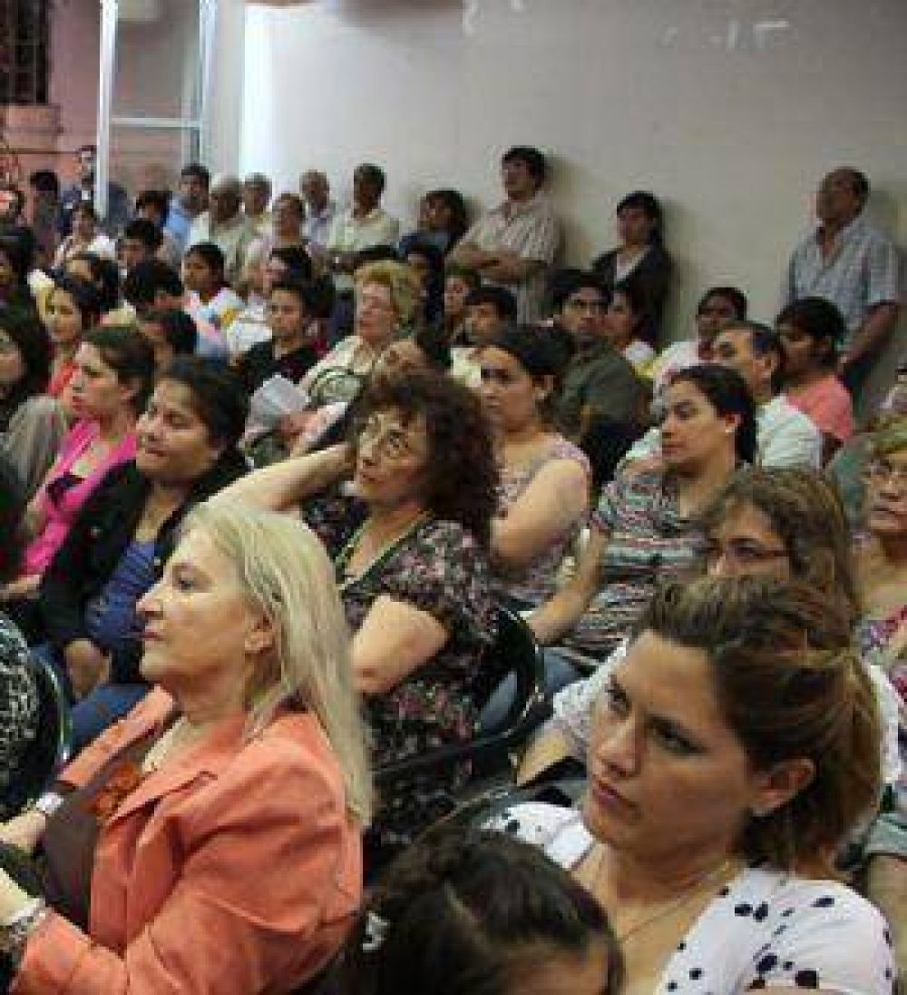 Rechazan la intervenci�n a la UCR local
