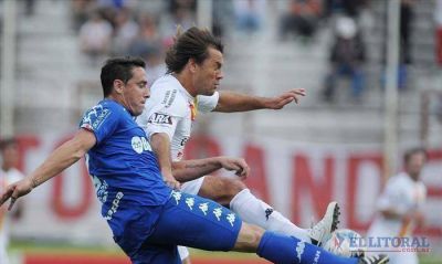 Boca Unidos pudo festejar en Parque de los Patricios su primera victoria