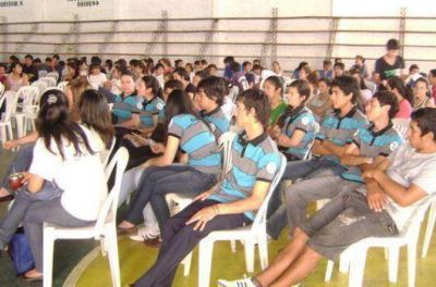 J�venes recibieron orientaci�n para el futuro laboral