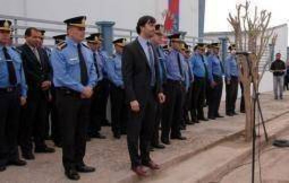 Antes de fin de a�o funcionar� el 911 para emergencias policiales