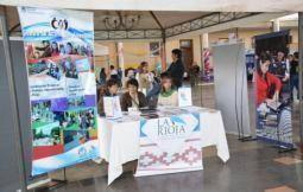 Capital. Ya se puede visitar la Expo Universitaria Joven 2012