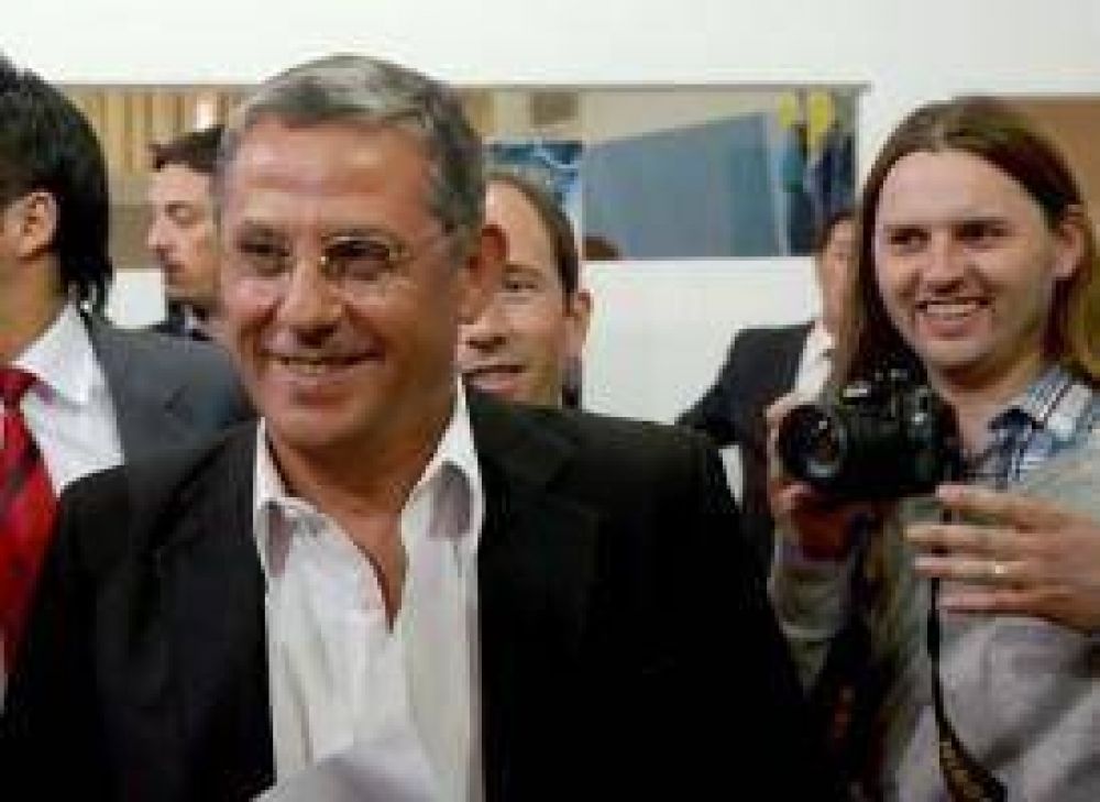 Quiroga, entre boxeo, pol�tica y Bertoldi