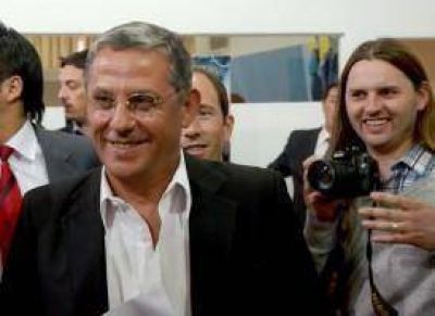 Quiroga, entre boxeo, pol�tica y Bertoldi