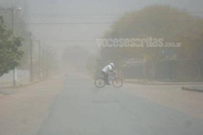 Fuerte viento zonda en Tinogasta: corte de luz, agua y postes ca�dos