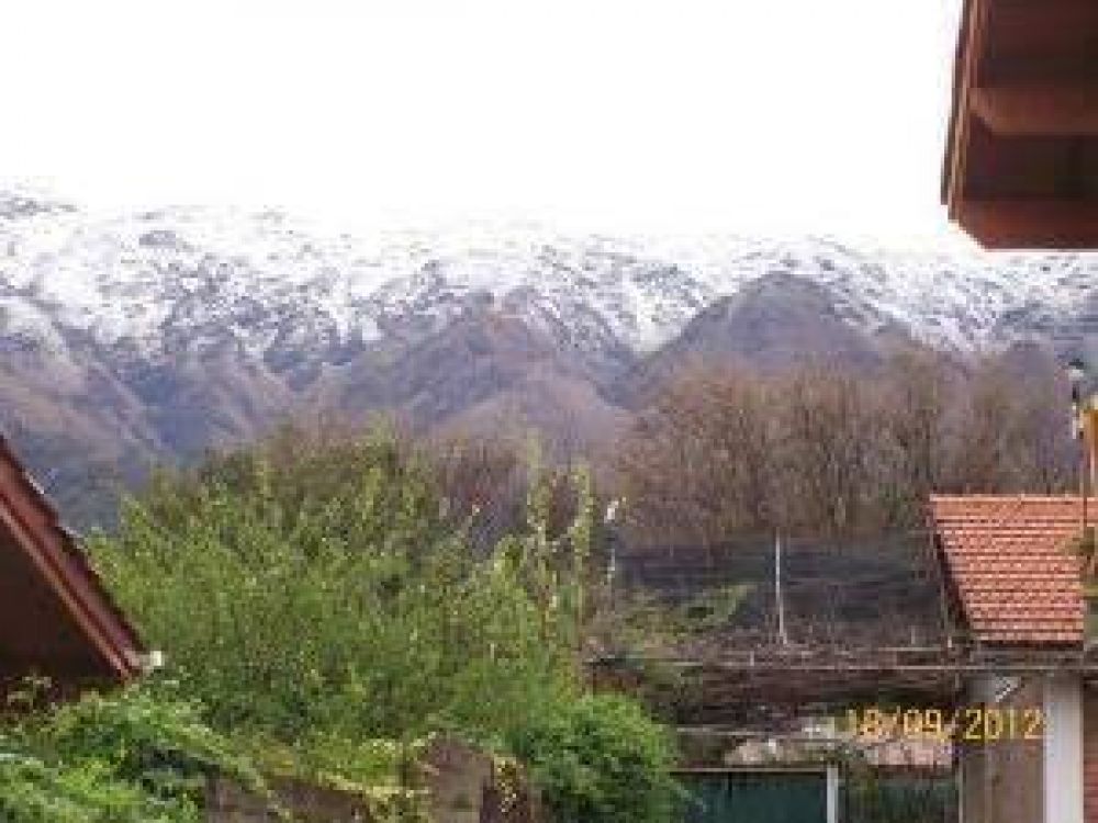 El invierno se despide con nevadas en la zona serrana