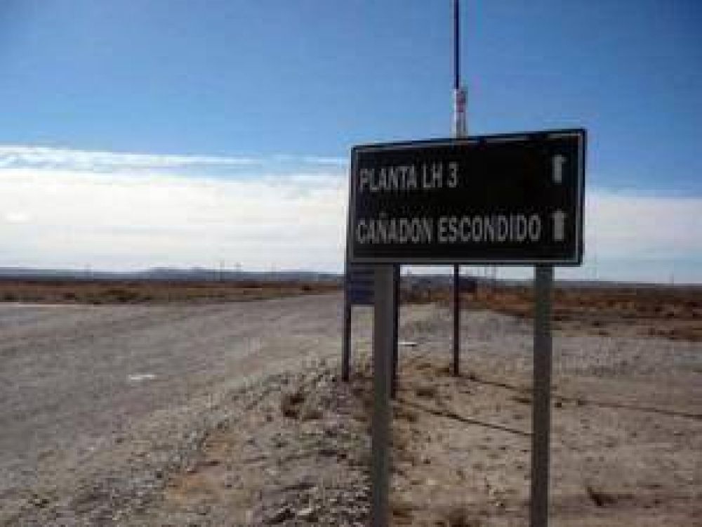 Acusan a YPF de enga�ar y atropellar los derechos de abor�genes due�os de la tierras donde explotan petr�leo