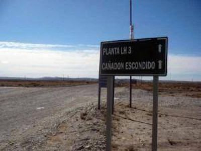 Acusan a YPF de enga�ar y atropellar los derechos de abor�genes due�os de la tierras donde explotan petr�leo