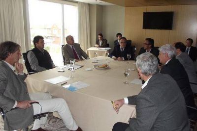 Reuni�n del Conindelta en Tigre