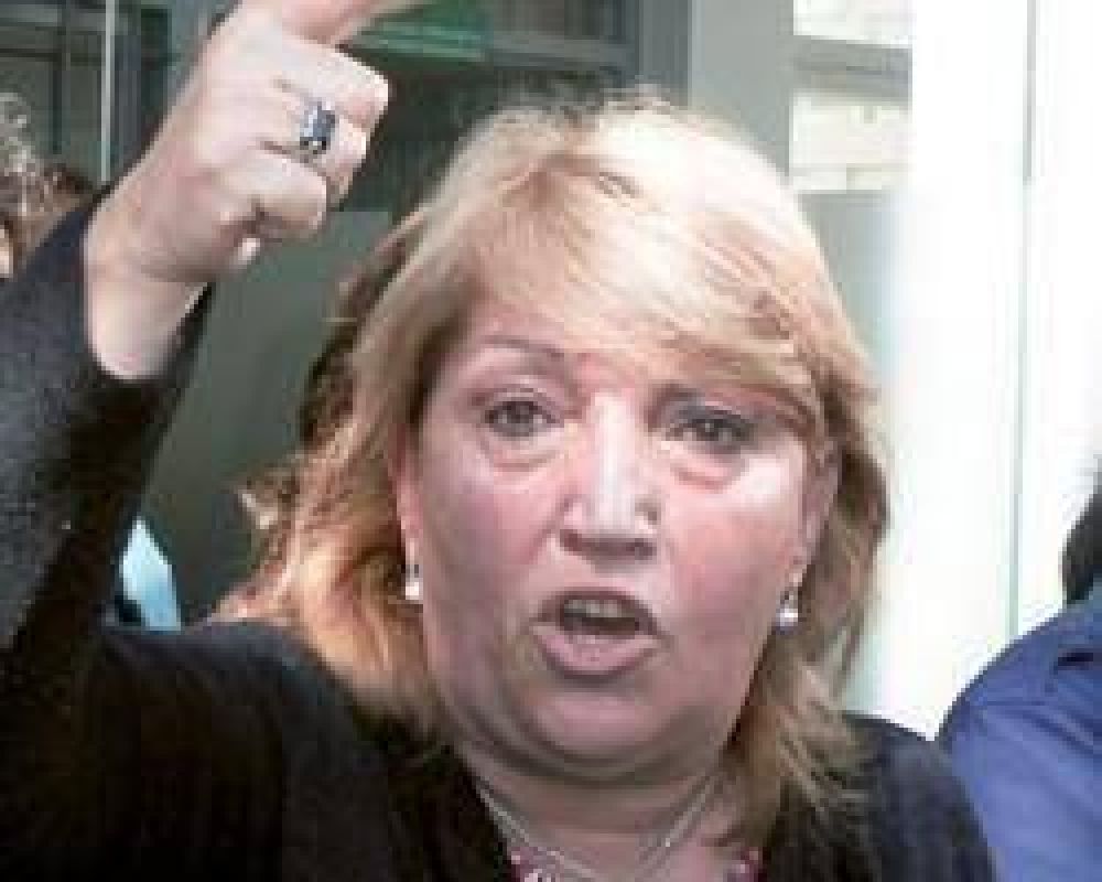 Ana Mar�a decidi� suspender el pago del incremento a la planta pol�tica