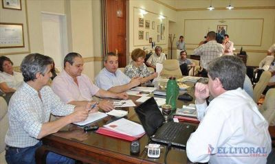 Viviendas: legisladores piden bajar los costos para reclamar m�s fondos a Naci�n