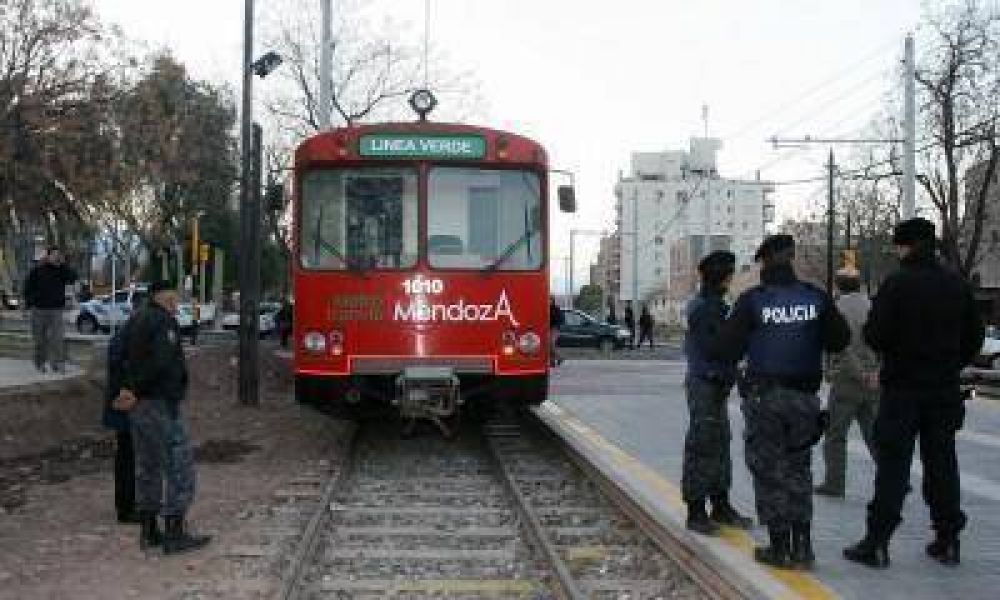 El Metrotranv�a comenzar� a cobrar el pasaje en quince d�as