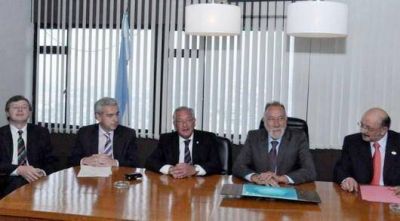 Fellner, la justicia y la toma de tierras:�hay organizaciones inmobiliarias, y pol�ticas que reparten plata para otro tipo de cosas"