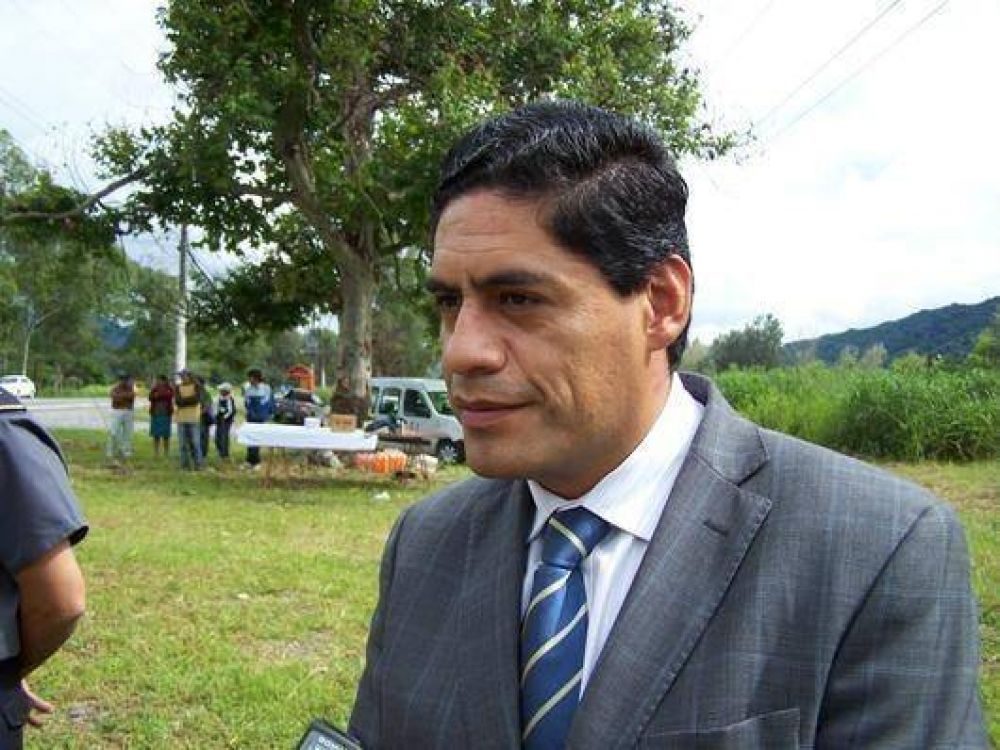 �Lo que parec�a un proyecto interesante, cae en saco roto cuando para sustentarlo se agravia al gobernador"