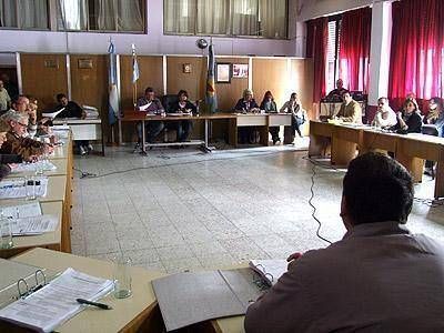  ECHEVERR�A: El Concejo aprob� un pr�stamo para adquirir camiones