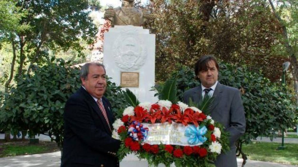 P�rez Cat�n particip� en el acto del aniversario de la independencia de Chile