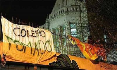 Estudiantes porte�os planean tomas escalonadas de escuelas en rechazo a reformas curriculares