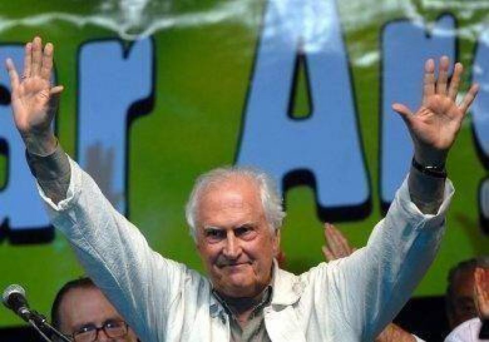 Con un a�o de anticipaci�n Pino Solanas lanz� su candidatura a senador